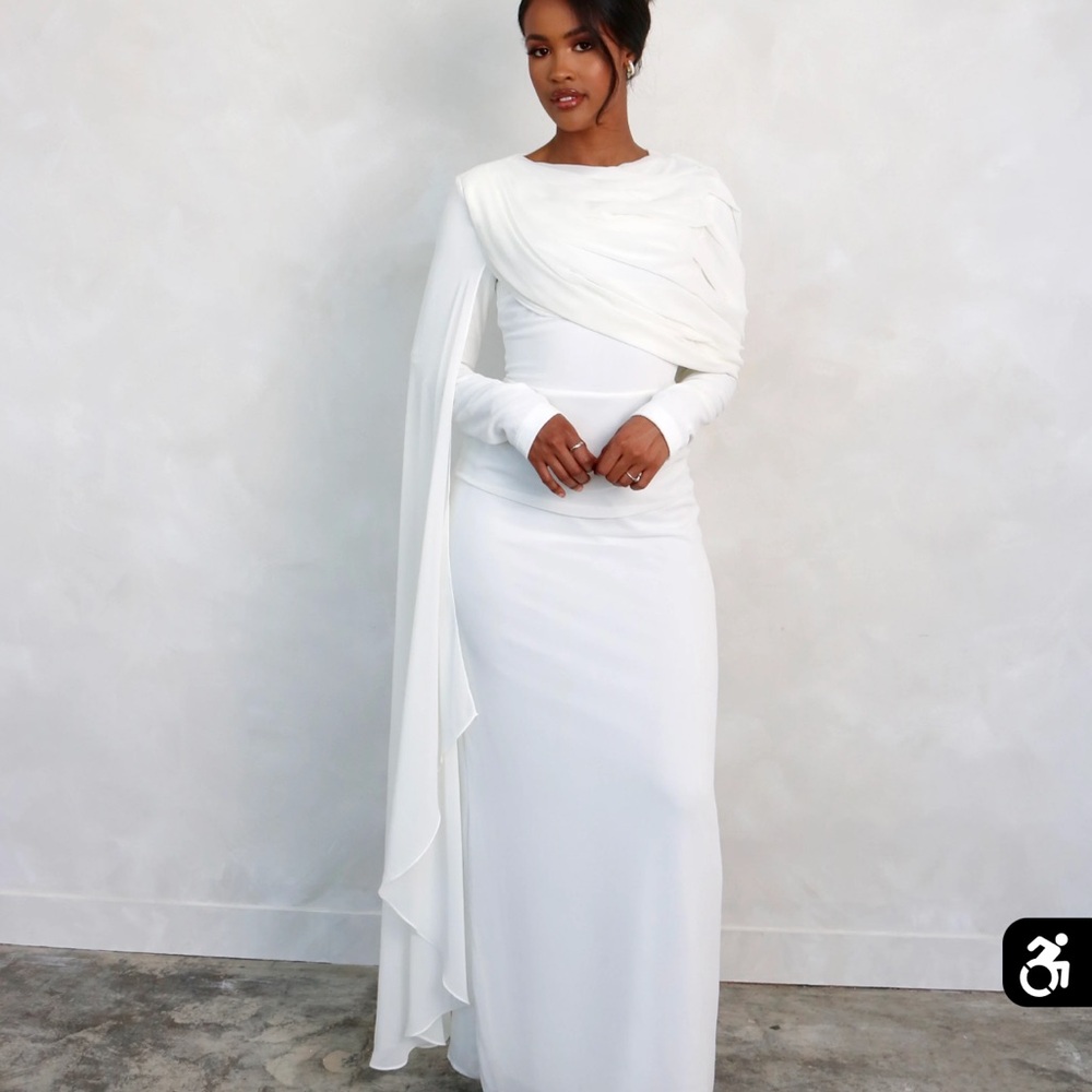 Chic Long Sleeve White Dress